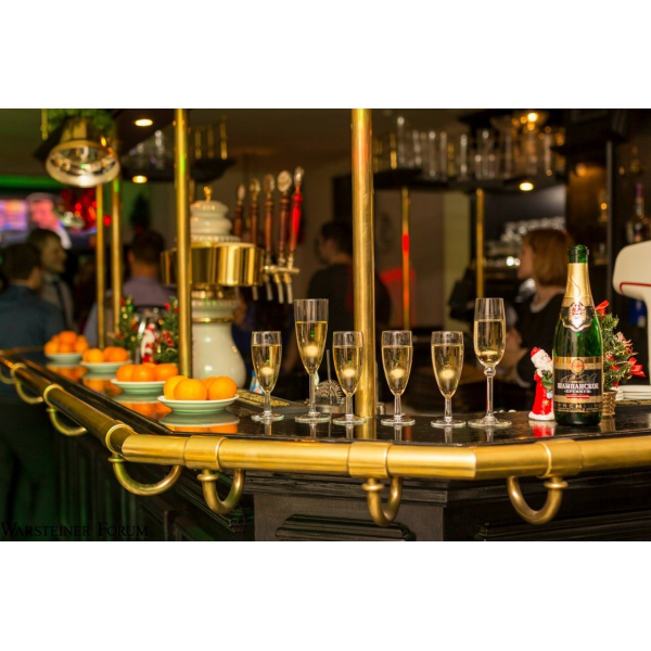 Ресторанный сервис бронирования столиков menu-rest.com - Интерьер ресторана "Warsteiner Forum"