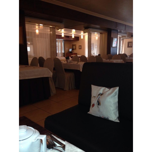 Ресторанный сервис бронирования столиков menu-rest.com - Интерьер ресторана "Ла Фабрик"