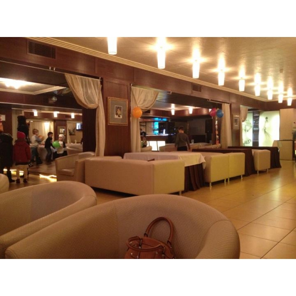 Ресторанный сервис бронирования столиков menu-rest.com - Интерьер ресторана "Ла Фабрик"