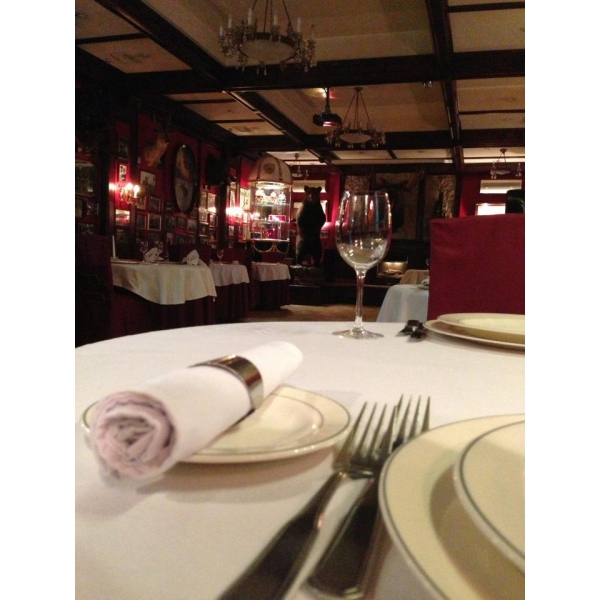 Ресторанный сервис бронирования столиков menu-rest.com - Интерьер ресторана "Охотничий клуб"