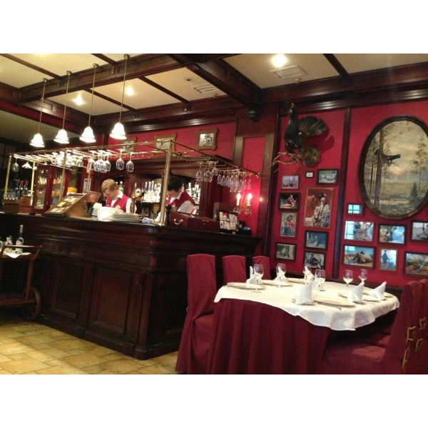 Ресторанный сервис бронирования столиков menu-rest.com - Интерьер ресторана "Охотничий клуб"
