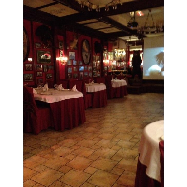 Ресторанный сервис бронирования столиков menu-rest.com - Интерьер ресторана "Охотничий клуб"