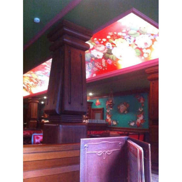 Ресторанный сервис бронирования столиков menu-rest.com - Интерьер ресторана "Красный кабачок"