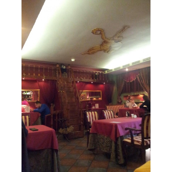 Ресторанный сервис бронирования столиков menu-rest.com - Интерьер ресторана "Кафе Драмы и Комедии"