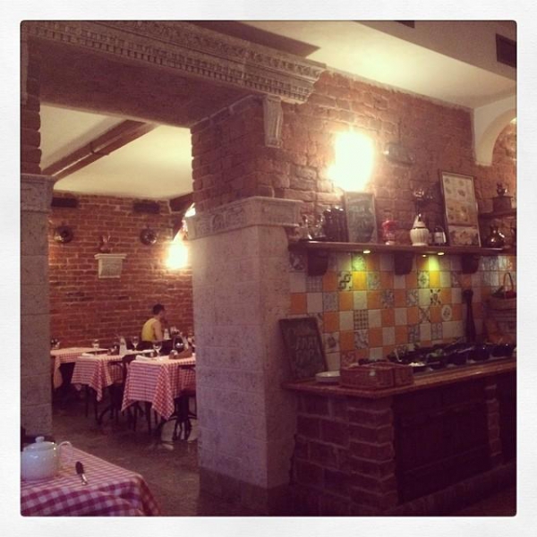 Ресторанный сервис бронирования столиков menu-rest.com - Интерьер ресторана "Mama Roma"