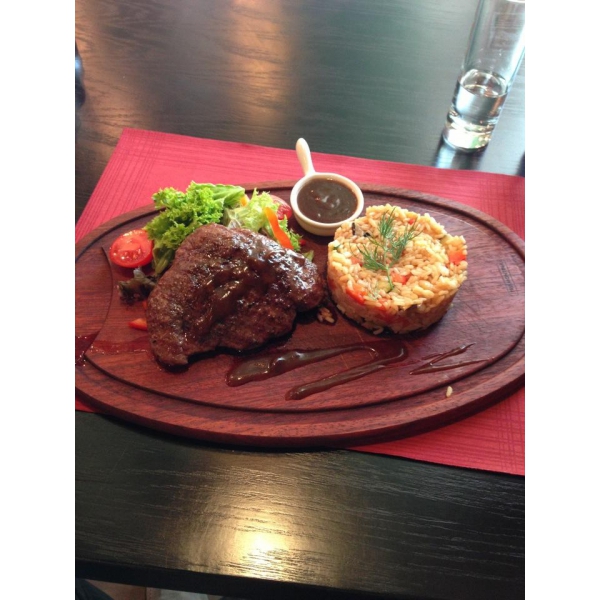 Ресторанный сервис бронирования столиков menu-rest.com - Интерьер ресторана "Брусника"