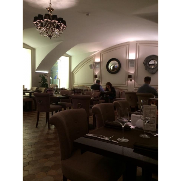 Ресторанный сервис бронирования столиков menu-rest.com - Интерьер ресторана "Villa Aston"