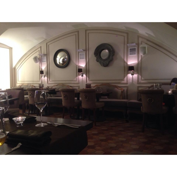 Ресторанный сервис бронирования столиков menu-rest.com - Интерьер ресторана "Villa Aston"