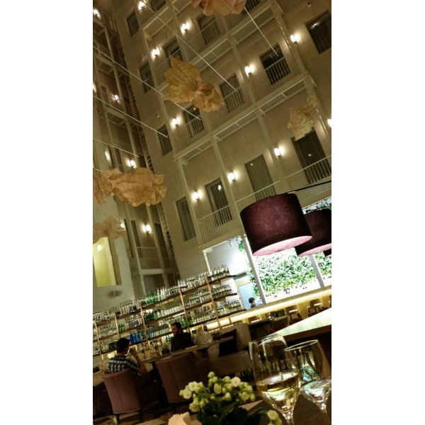 Ресторанный сервис бронирования столиков menu-rest.com - Интерьер ресторана "Вино & Вода"