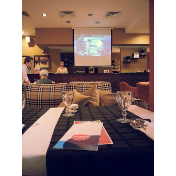 Ресторанный сервис бронирования столиков menu-rest.com - Интерьер ресторана "Family Restaurant"