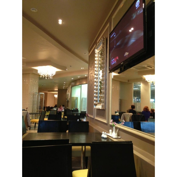 Ресторанный сервис бронирования столиков menu-rest.com - Интерьер ресторана "Статус"