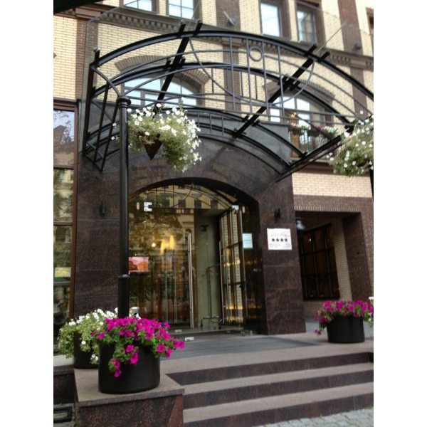 Ресторанный сервис бронирования столиков menu-rest.com - Интерьер ресторана "LA BOTANIQUE"