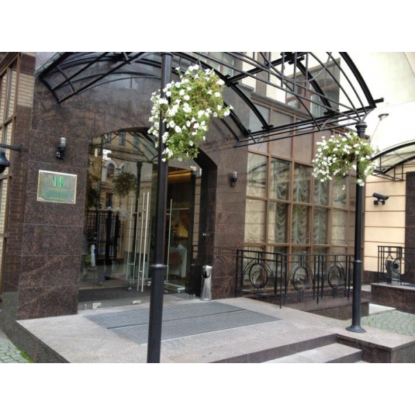 Ресторанный сервис бронирования столиков menu-rest.com - Интерьер ресторана "LA BOTANIQUE"