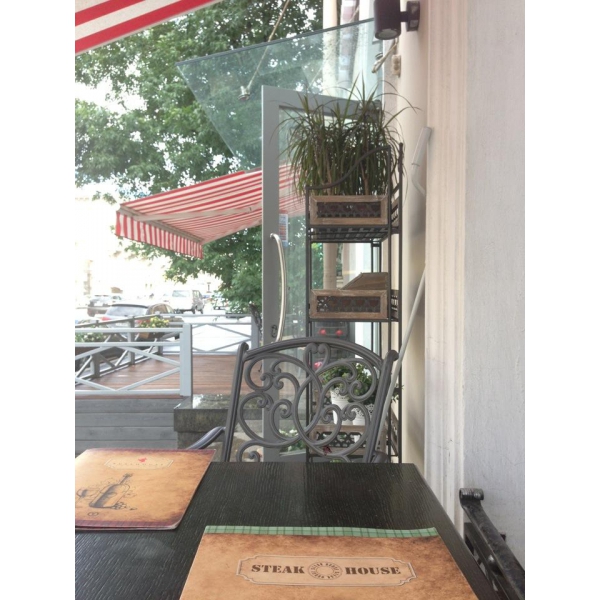 Ресторанный сервис бронирования столиков menu-rest.com - Интерьер ресторана "BullHouse"