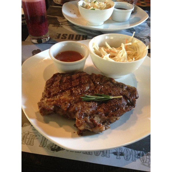 Ресторанный сервис бронирования столиков menu-rest.com - Интерьер ресторана "BullHouse"