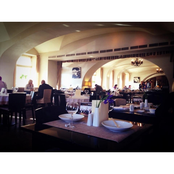 Ресторанный сервис бронирования столиков menu-rest.com - Интерьер ресторана "Fiolet"