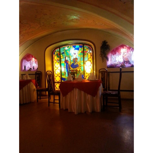 Ресторанный сервис бронирования столиков menu-rest.com - Интерьер ресторана "Тысяча одна ночь"