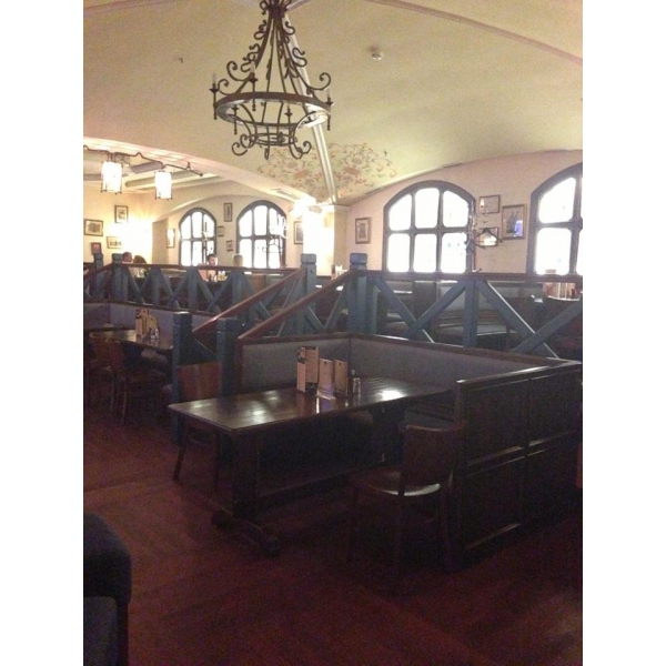 Ресторанный сервис бронирования столиков menu-rest.com - Интерьер ресторана "Schwaben Keller"