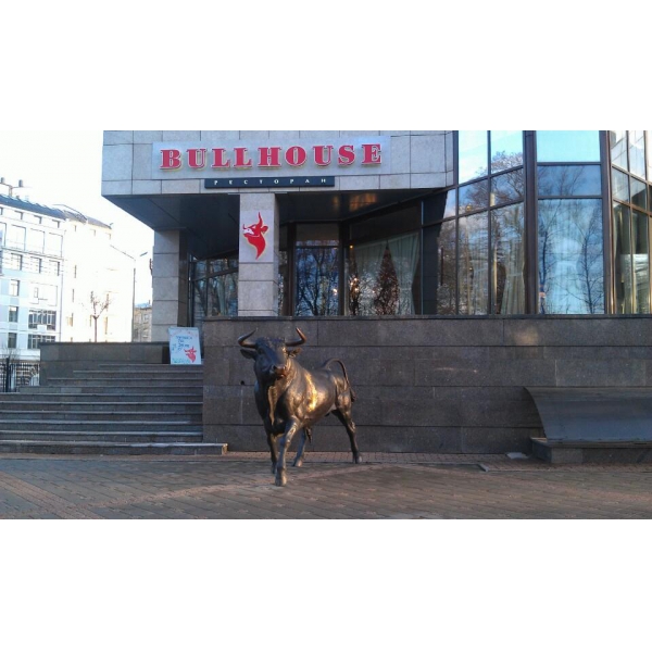 Ресторанный сервис бронирования столиков menu-rest.com - Интерьер ресторана "BullHouse"