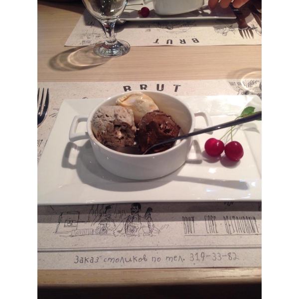 Ресторанный сервис бронирования столиков menu-rest.com - Интерьер ресторана "Брют"