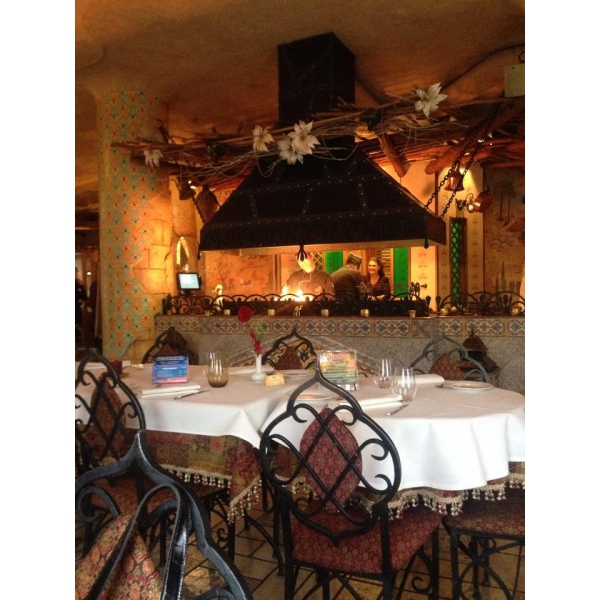 Ресторанный сервис бронирования столиков menu-rest.com - Интерьер ресторана "Караван"