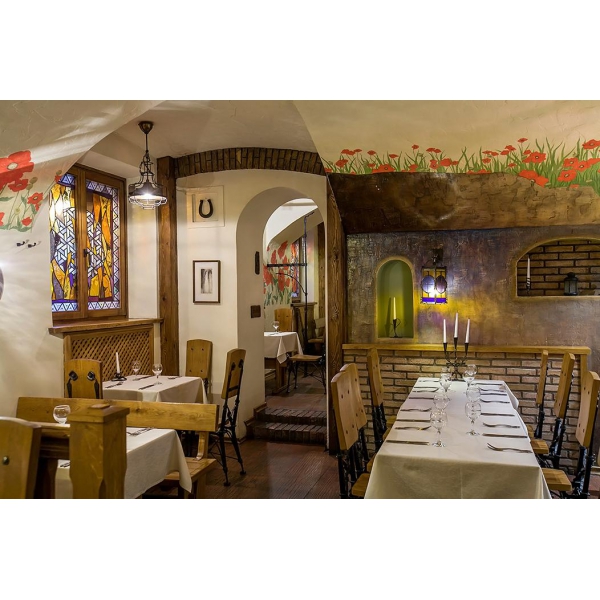 Ресторанный сервис бронирования столиков menu-rest.com - Интерьер ресторана "Колесо"