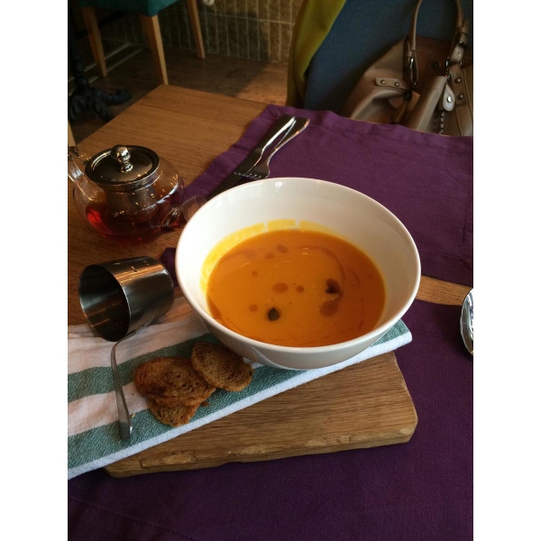 Ресторанный сервис бронирования столиков menu-rest.com - Интерьер ресторана "Все свои"