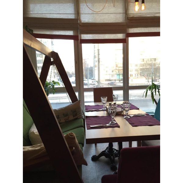 Ресторанный сервис бронирования столиков menu-rest.com - Интерьер ресторана "Все свои"