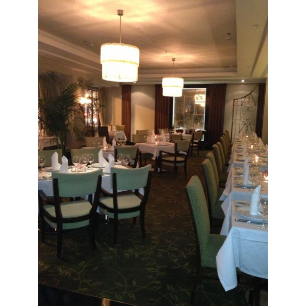 Ресторанный сервис бронирования столиков menu-rest.com - Интерьер ресторана "Империал"