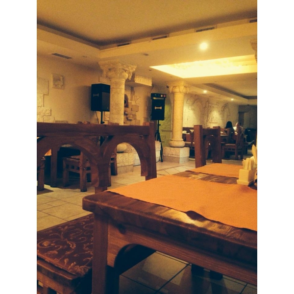 Ресторанный сервис бронирования столиков menu-rest.com - Интерьер ресторана "Урарту"