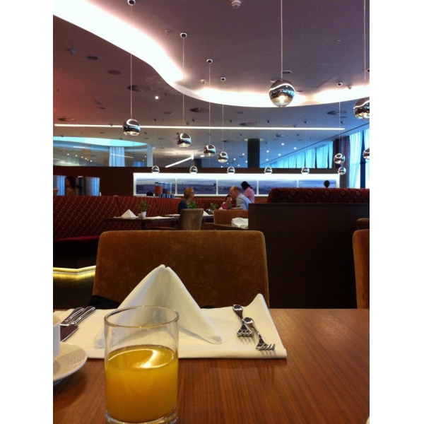 Ресторанный сервис бронирования столиков menu-rest.com - Интерьер ресторана "SKYLIGHT"