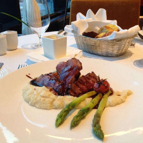 Ресторанный сервис бронирования столиков menu-rest.com - Интерьер ресторана "SKYLIGHT"