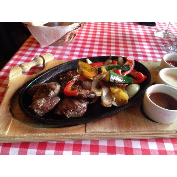 Ресторанный сервис бронирования столиков menu-rest.com - Интерьер ресторана "Mama Roma"