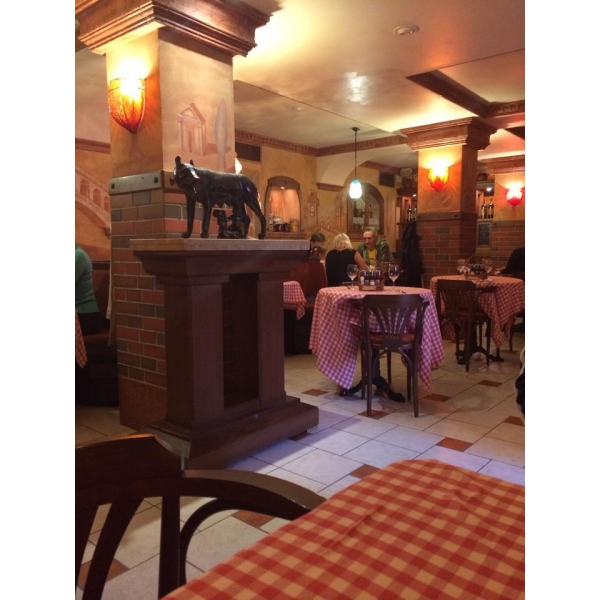 Ресторанный сервис бронирования столиков menu-rest.com - Интерьер ресторана "Mama Roma"