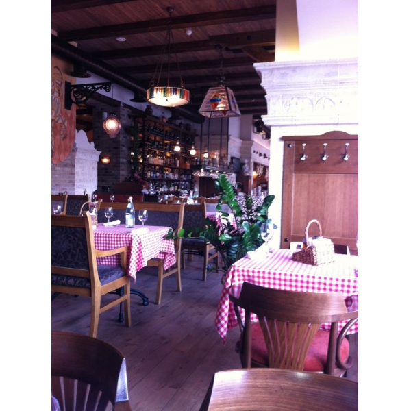 Ресторанный сервис бронирования столиков menu-rest.com - Интерьер ресторана "Mama Roma"