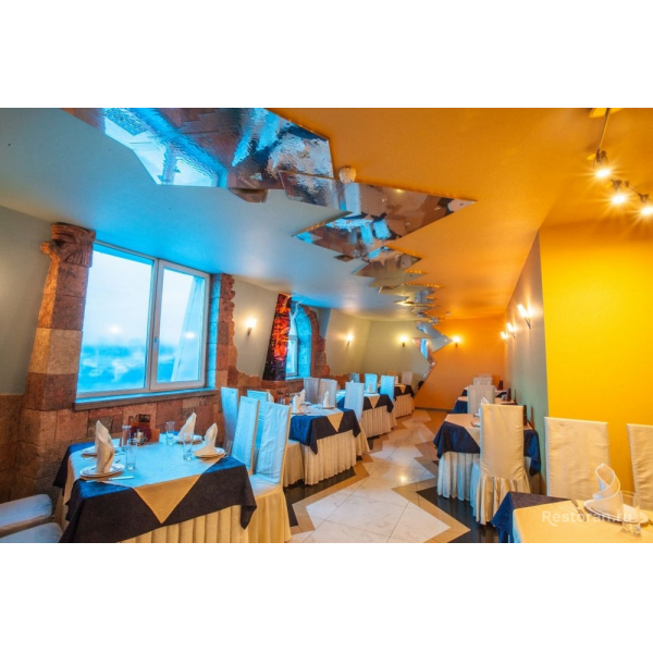 Ресторанный сервис бронирования столиков menu-rest.com - Интерьер ресторана "АМРОЦ НА ПЕРЕДОВИКОВ"