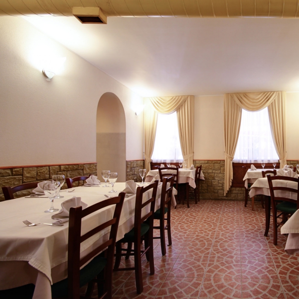 Ресторанный сервис бронирования столиков menu-rest.com - Интерьер ресторана "ДА АЛЬБЕРТОНЕ"