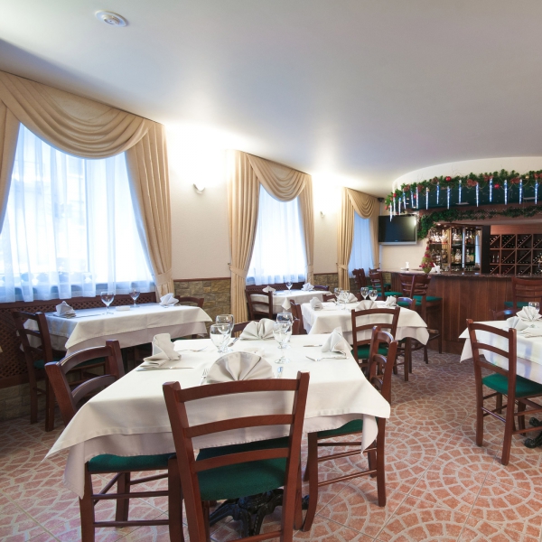 Ресторанный сервис бронирования столиков menu-rest.com - Интерьер ресторана "ДА АЛЬБЕРТОНЕ"