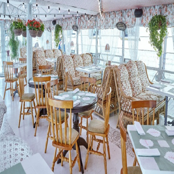 Ресторанный сервис бронирования столиков menu-rest.com - Интерьер ресторана "Катюша"