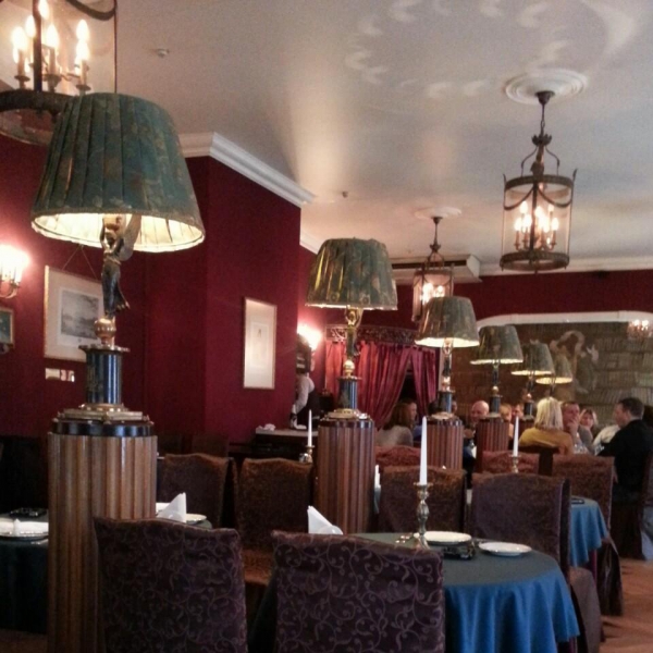 Ресторанный сервис бронирования столиков menu-rest.com - Интерьер ресторана "Литературное кафе"