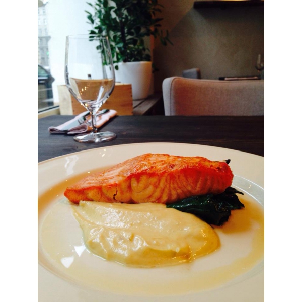 Ресторанный сервис бронирования столиков menu-rest.com - Интерьер ресторана "Red.Steak and Wine"