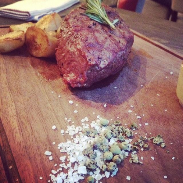 Ресторанный сервис бронирования столиков menu-rest.com - Интерьер ресторана "Red.Steak and Wine"