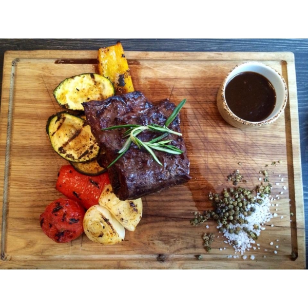 Ресторанный сервис бронирования столиков menu-rest.com - Интерьер ресторана "Red.Steak and Wine"