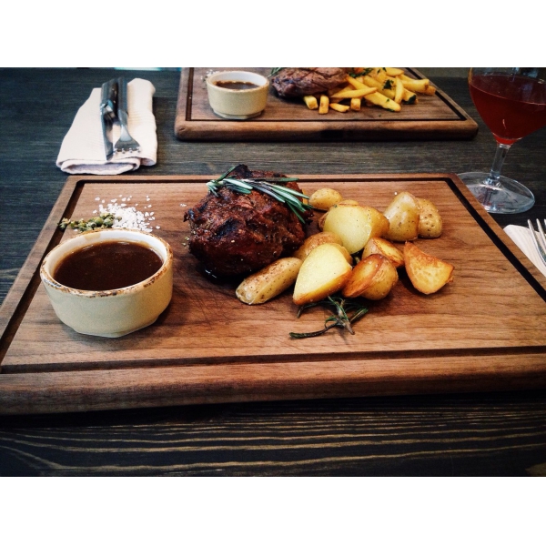 Ресторанный сервис бронирования столиков menu-rest.com - Интерьер ресторана "Red.Steak and Wine"