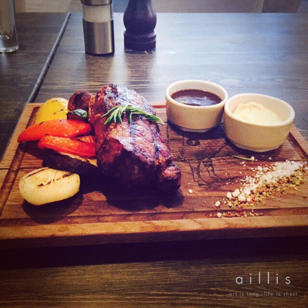 Ресторанный сервис бронирования столиков menu-rest.com - Интерьер ресторана "Red.Steak and Wine"