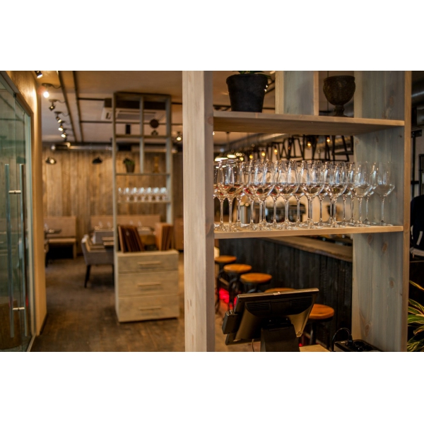 Ресторанный сервис бронирования столиков menu-rest.com - Интерьер ресторана "Red.Steak and Wine"