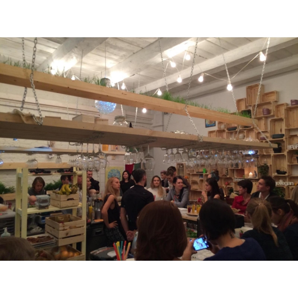 Ресторанный сервис бронирования столиков menu-rest.com - Интерьер ресторана "RA Family"