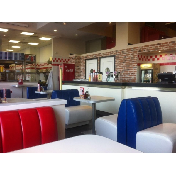 Ресторанный сервис бронирования столиков menu-rest.com - Интерьер ресторана "Ямм Пицца"