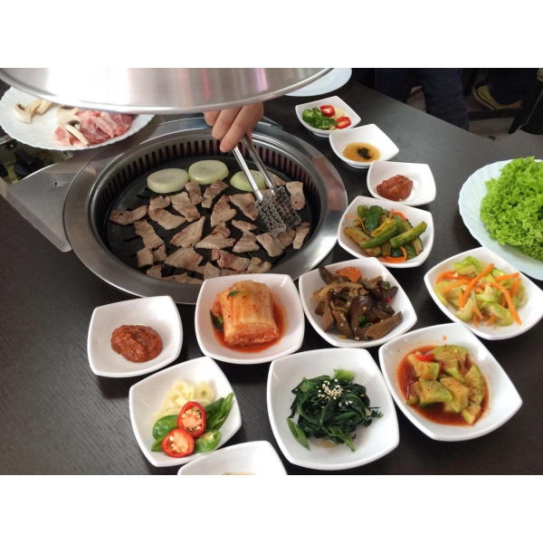 Ресторанный сервис бронирования столиков menu-rest.com - Интерьер ресторана "Korean BBQ Гриль"
