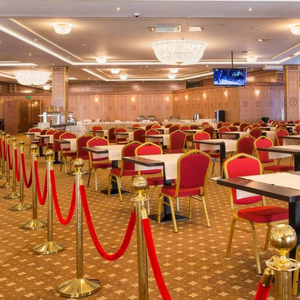 Ресторанный сервис бронирования столиков menu-rest.com - Интерьер ресторана "Принц Парк Отель"